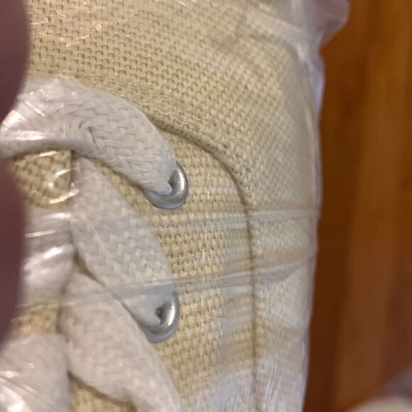 Universal Thread size 9 light yellow sneakers. - Picture 8 of 8